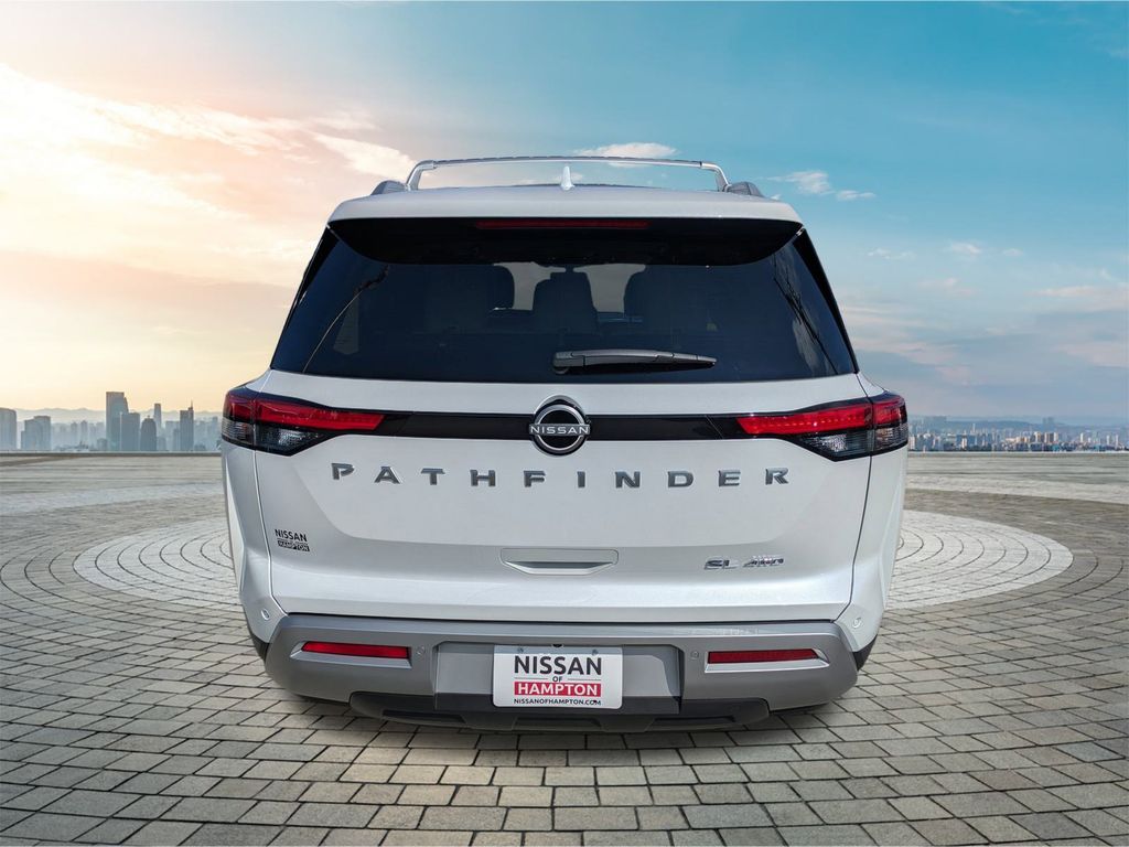 2025 Nissan Pathfinder SL photo 4