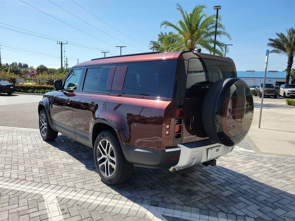 2025 Land Rover Defender 130 S photo 3