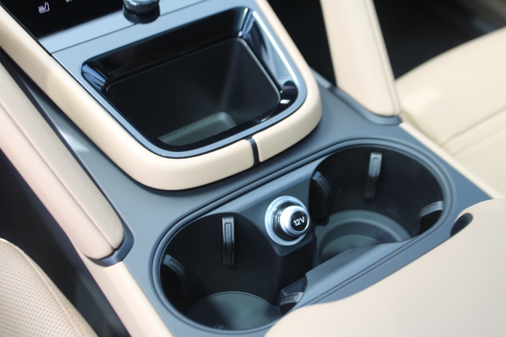 2026 Porsche Cayenne Coupe photo 31