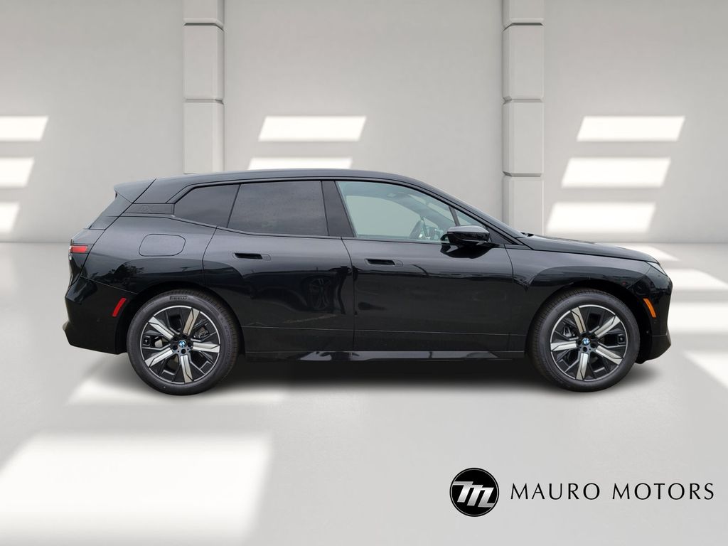 2026 Bmw iX photo 2
