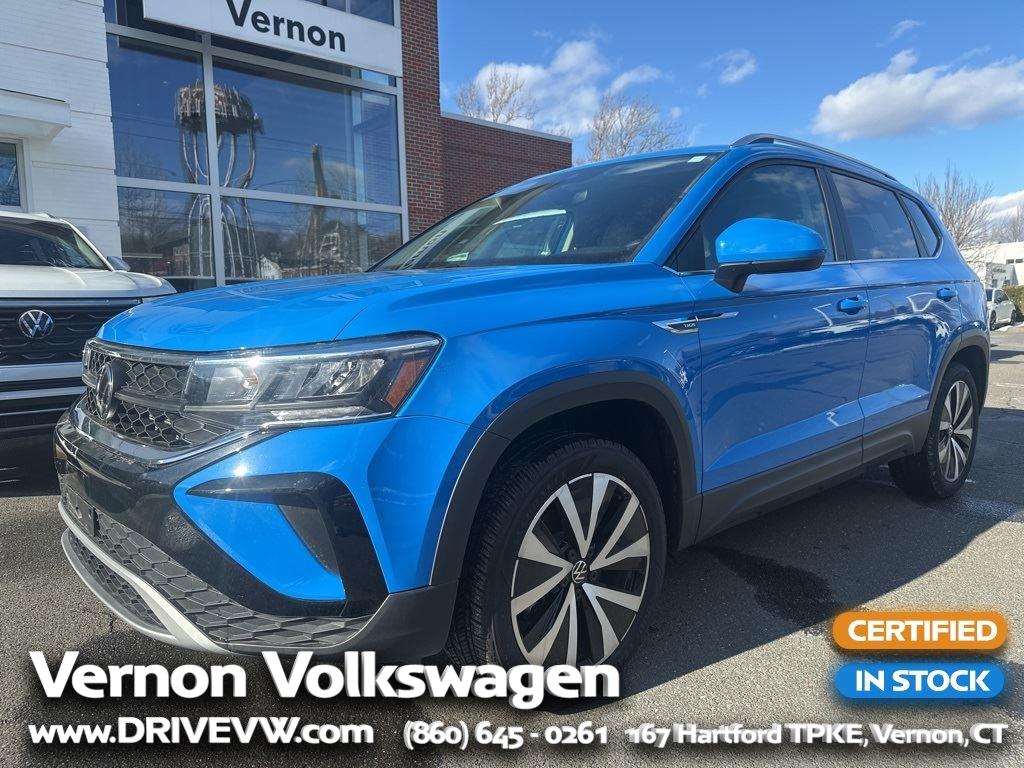 2024 Volkswagen Taos SE's photo