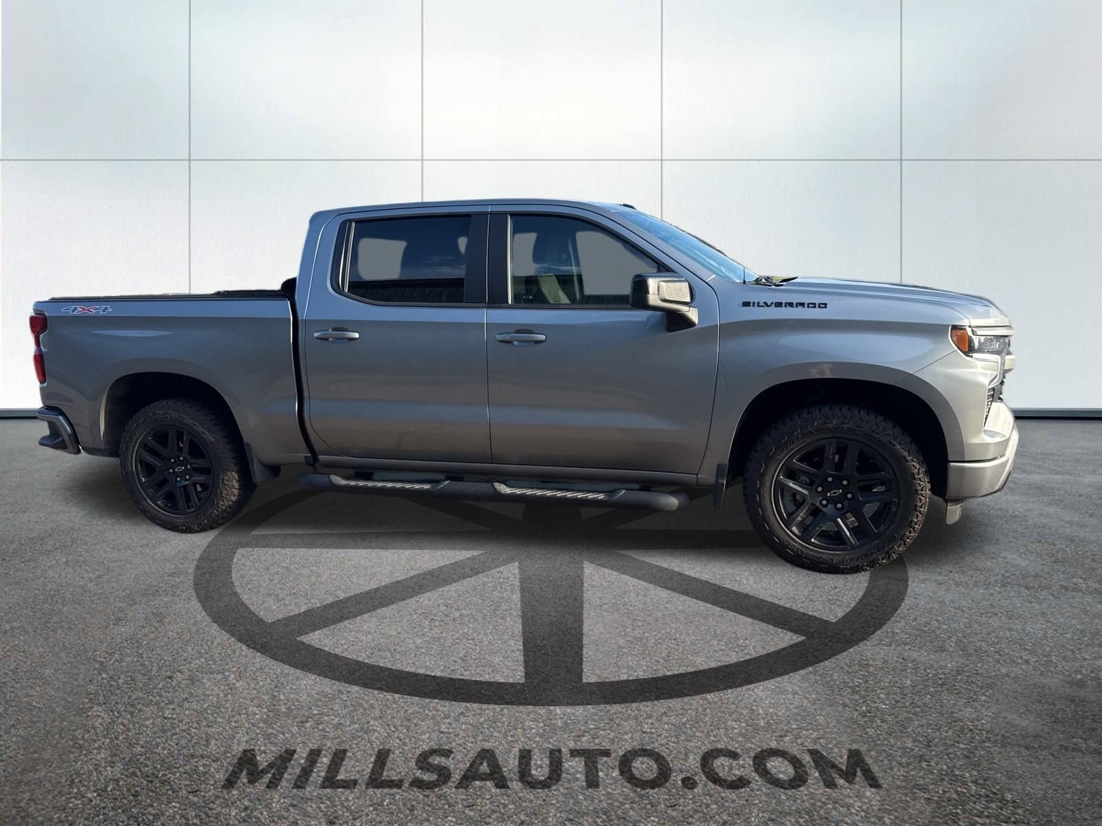 2023 Chevrolet Silverado 1500 RST photo 2