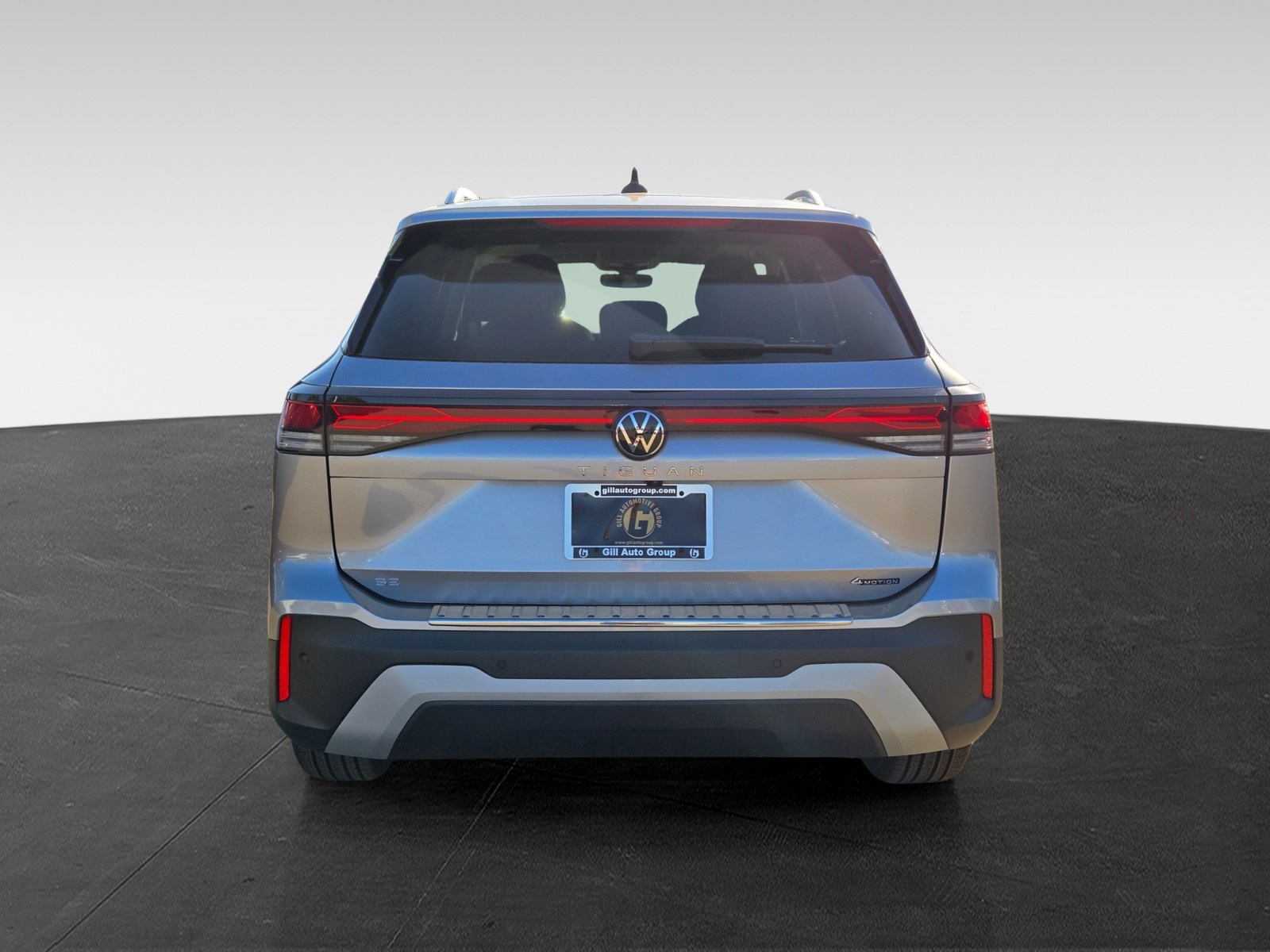 2025 Volkswagen Tiguan SE photo 3