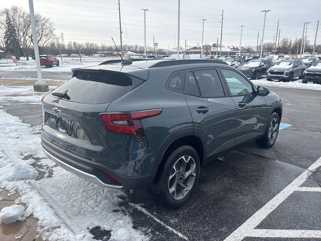 2026 Chevrolet Trax LT photo 4