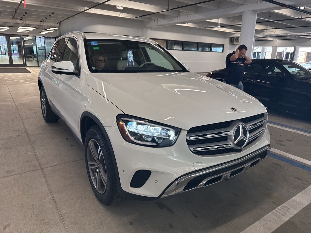 2022 Mercedes-Benz GLC GLC300's photo