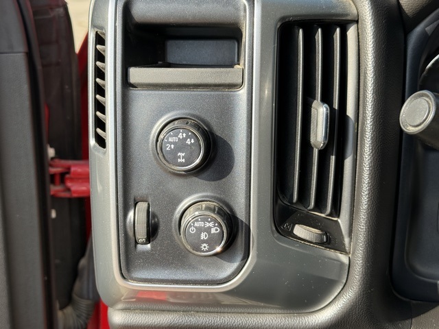 2015 Chevrolet Silverado 1500 LT photo 18