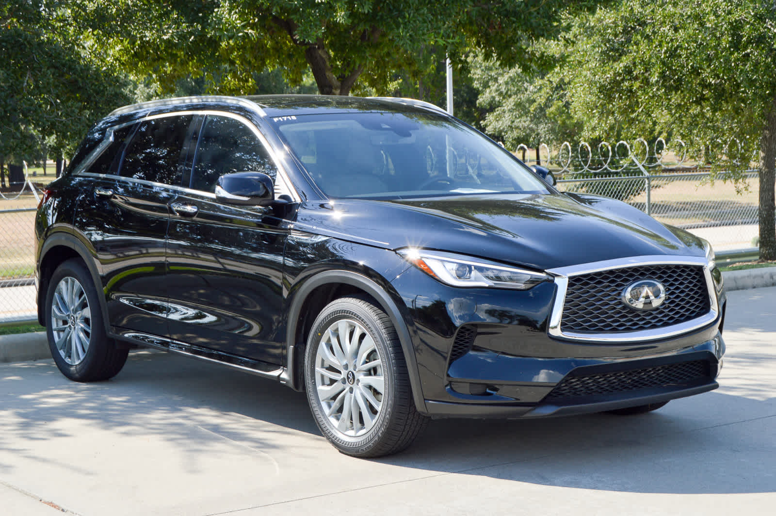 2025 Infiniti QX50 Luxe photo 3
