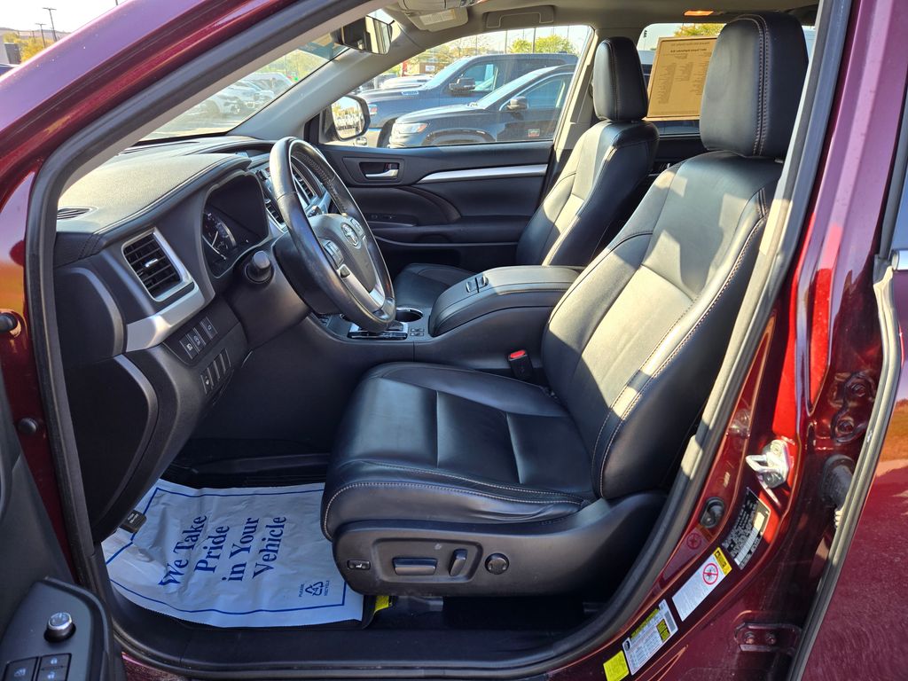 2017 Toyota Highlander SE XLE photo 12