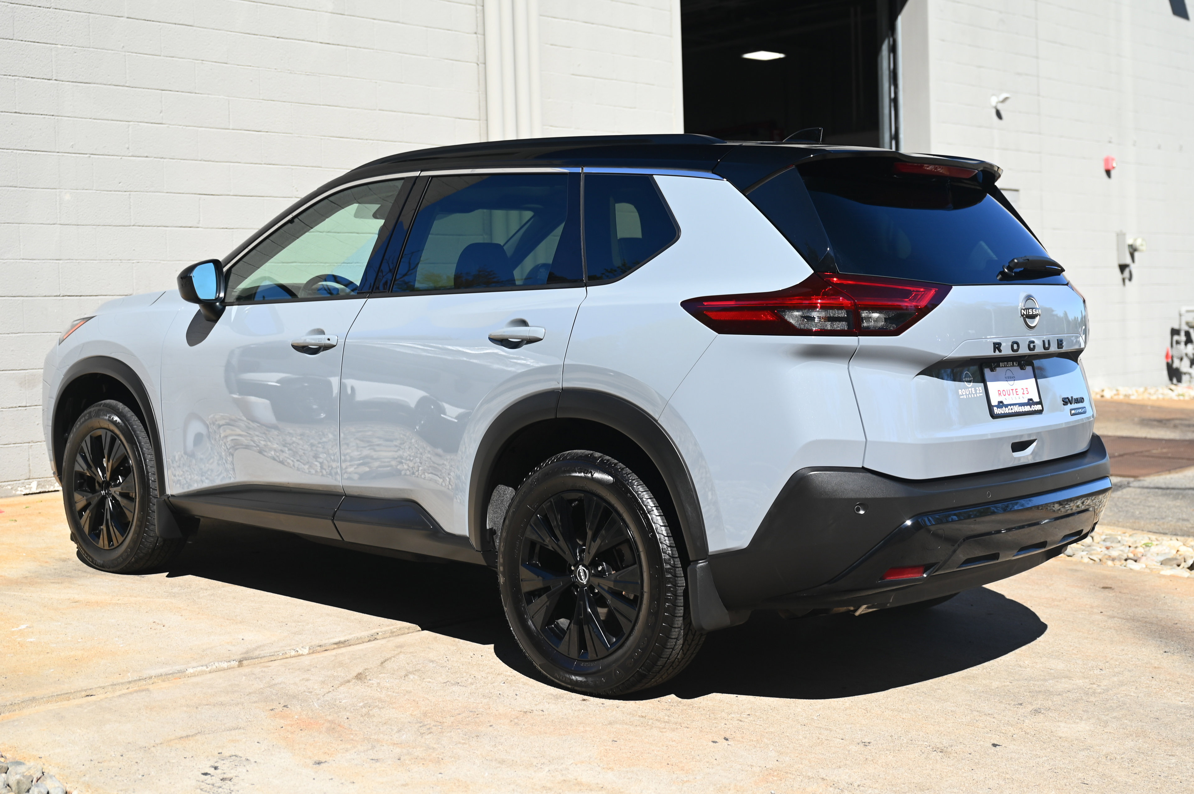 2023 Nissan Rogue SV photo 6