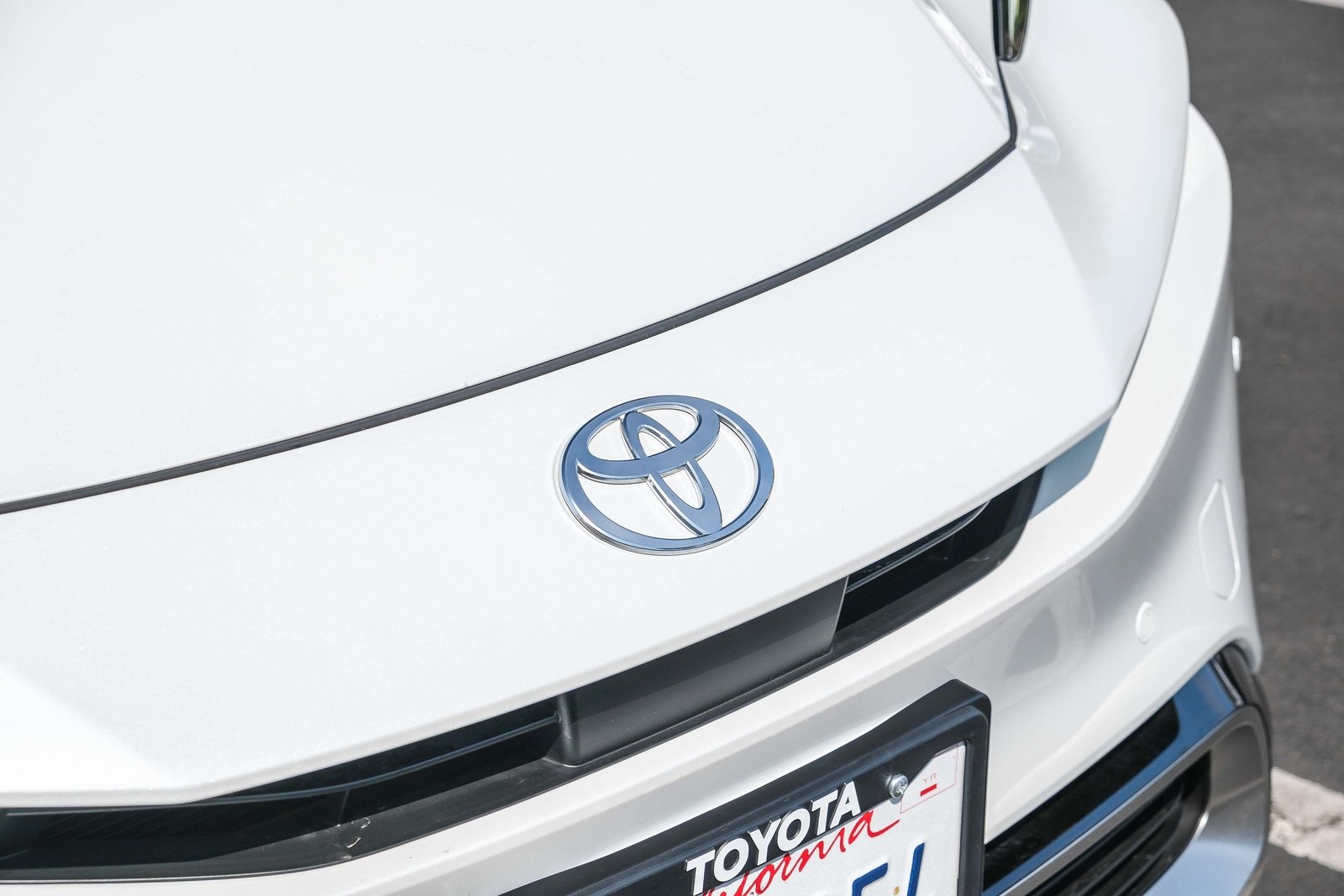 2024 Toyota Prius Prime XSE photo 3
