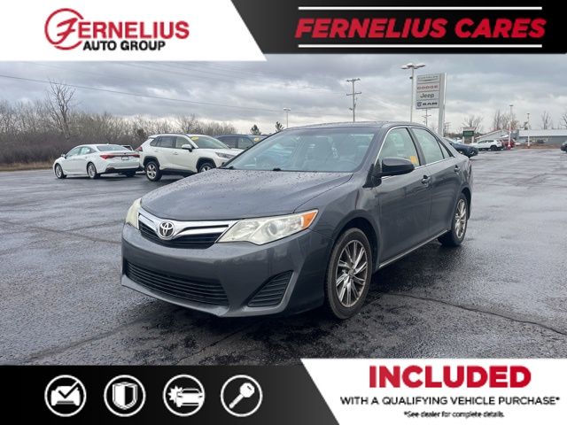 2012 Toyota Camry LE photo 2