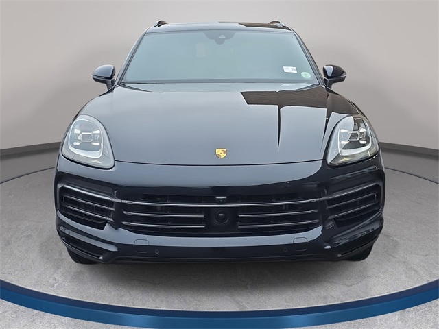 2023 Porsche Cayenne Platinum Edition photo 2