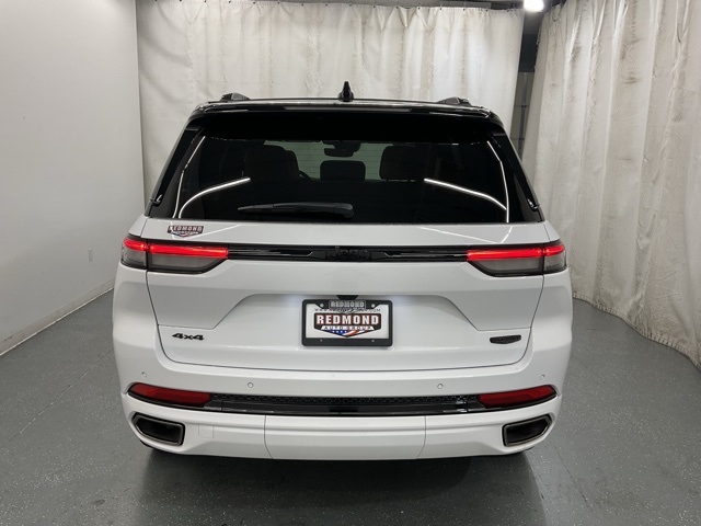 2025 Jeep Grand Cherokee Summit photo 6