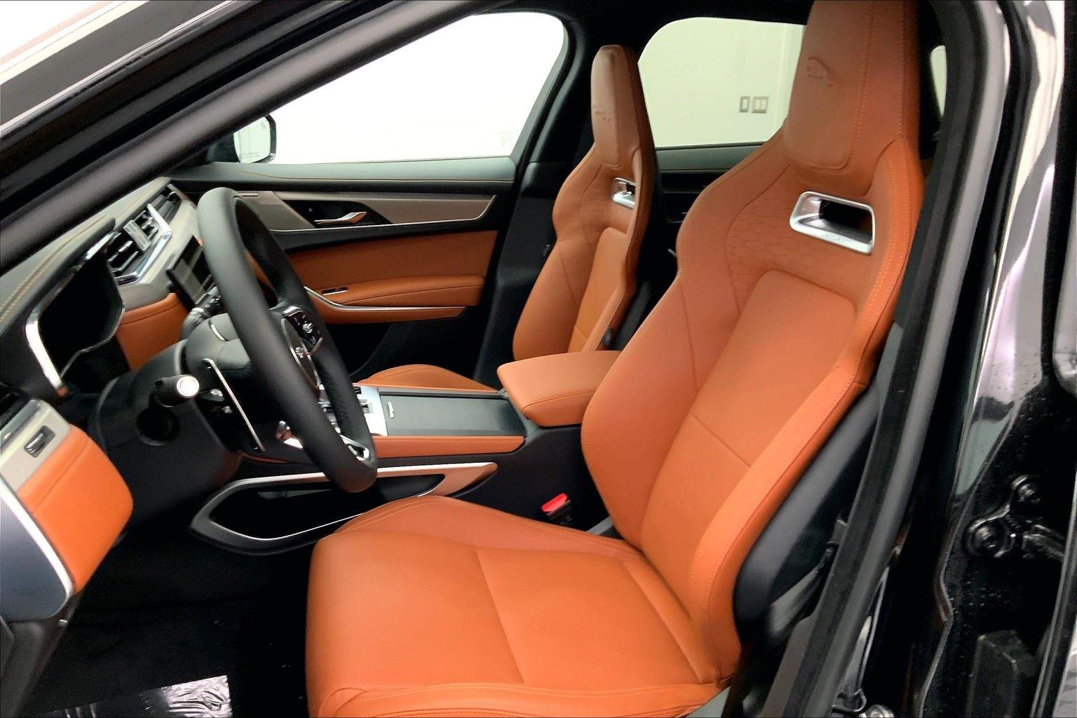 2026 Jaguar F-PACE P400 R-Dynamic S photo 5