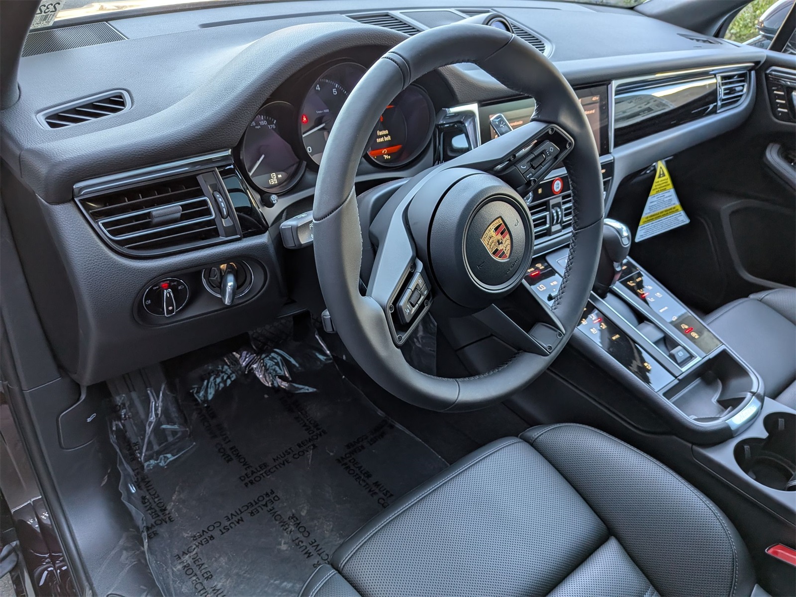 2026 Porsche Macan T photo 4