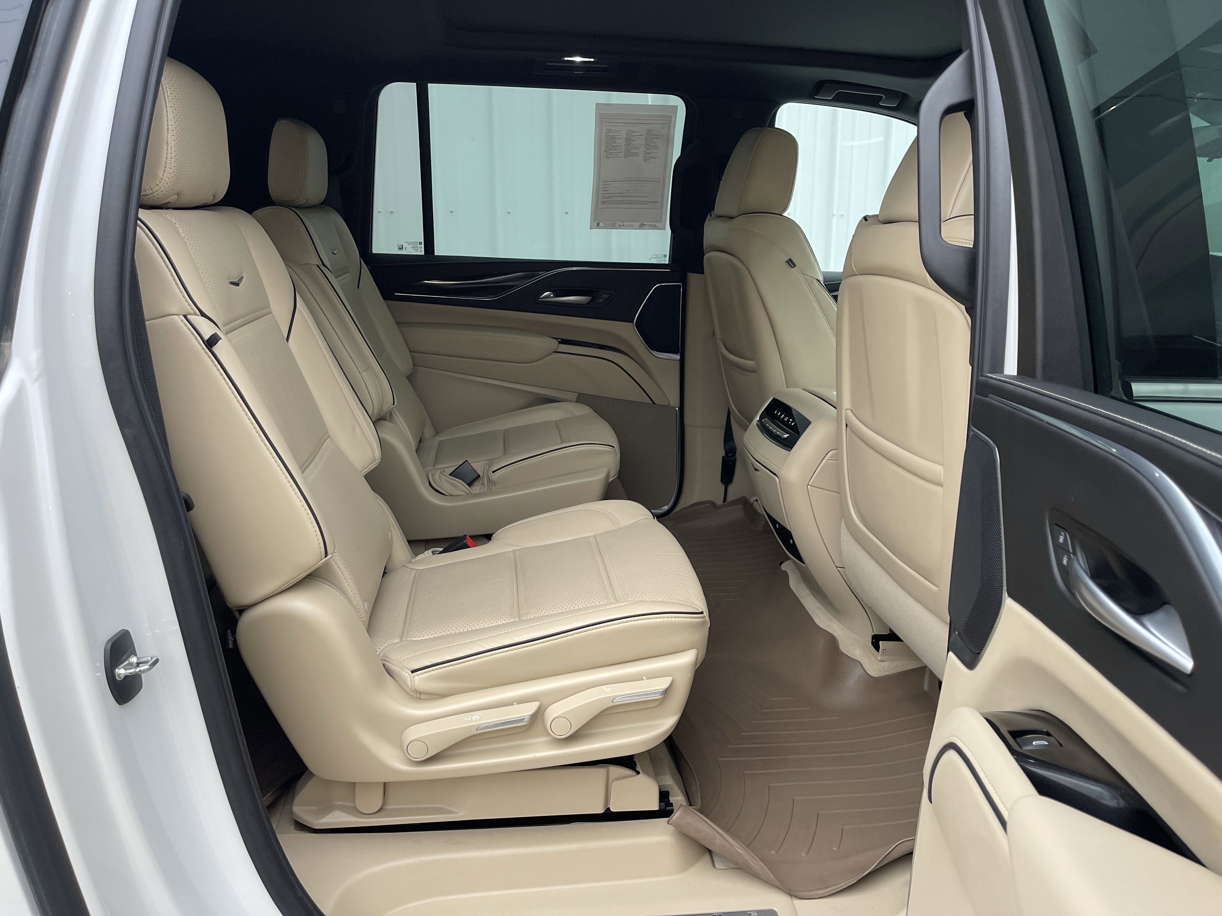 2023 Cadillac Escalade ESV Premium Luxury photo 9
