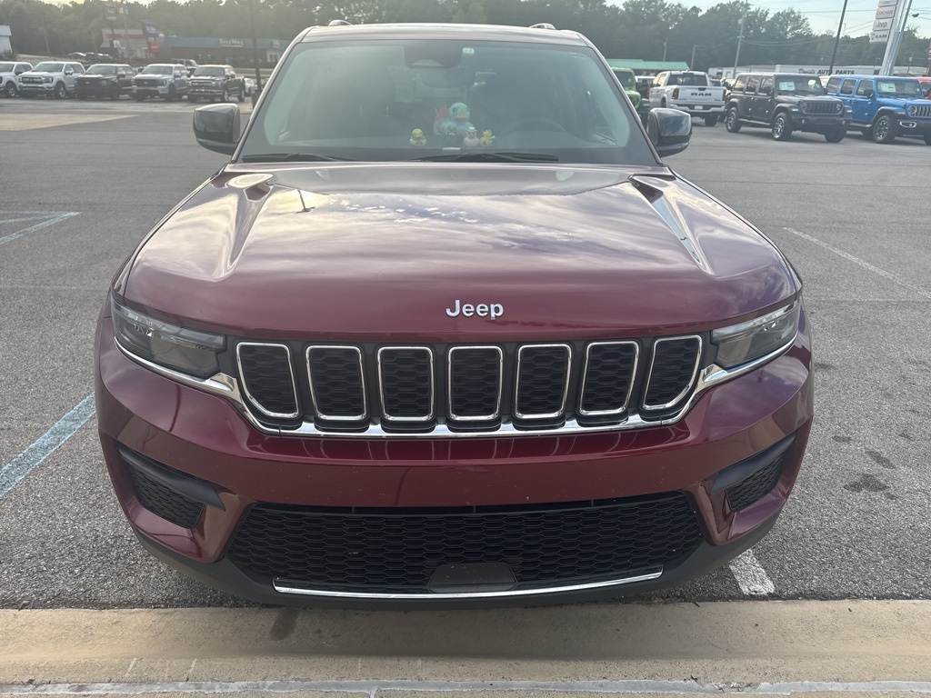 2023 Jeep Grand Cherokee Laredo photo 3