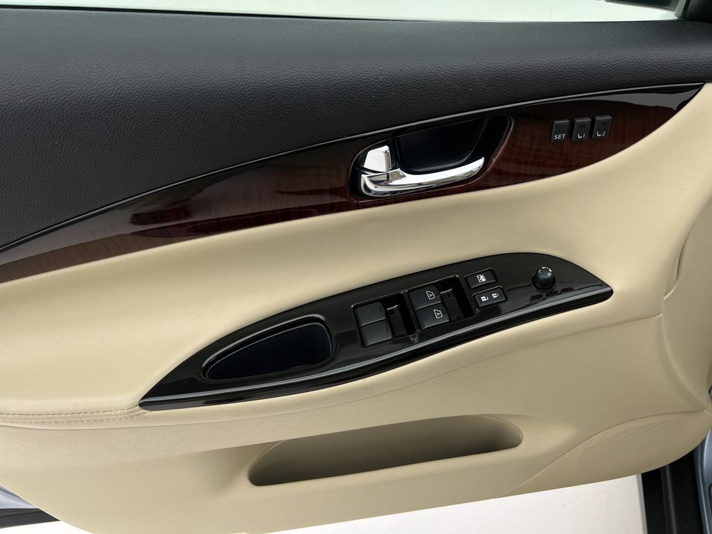 2017 Infiniti QX50 Base photo 25