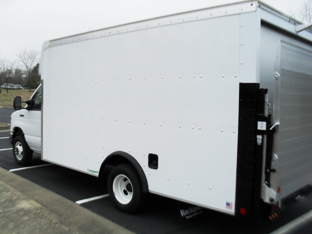 2025 Ford E-450 photo 2