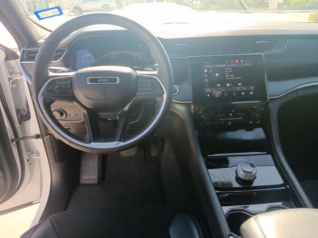 2023 Jeep Grand Cherokee Altitude photo 8