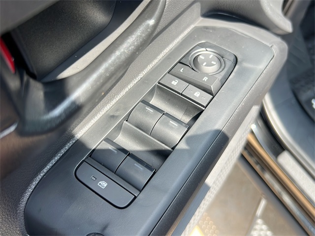 2025 Toyota Tacoma SR5 4x4 Double Cab photo 13