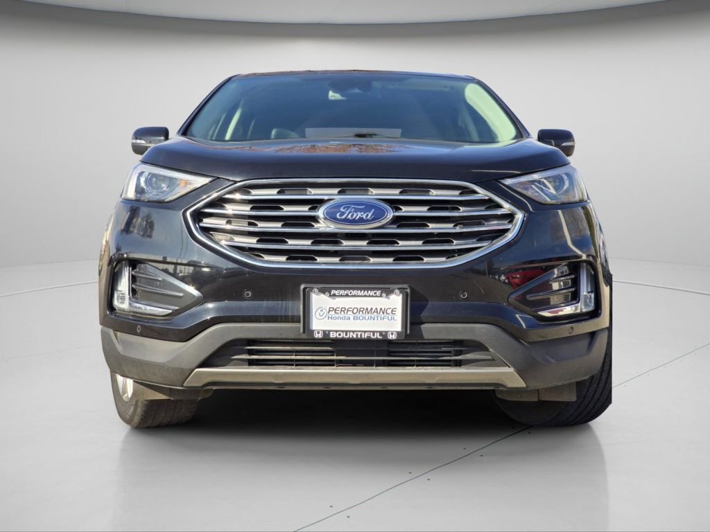 2022 Ford Edge Titanium photo 2