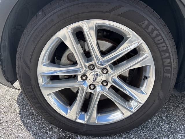 2017 Ford Explorer XLT photo 9