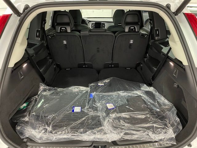 2025 Volvo XC90 Plus photo 11