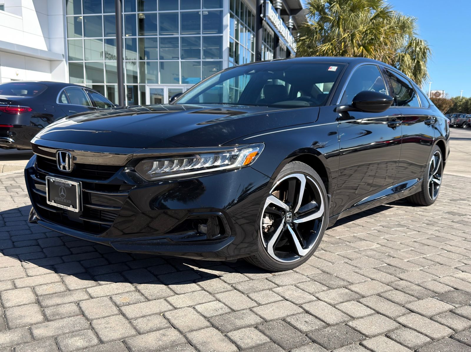 2021 Honda Accord Sport 2.0T photo 2