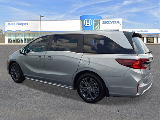2026 Honda Odyssey Touring photo 2