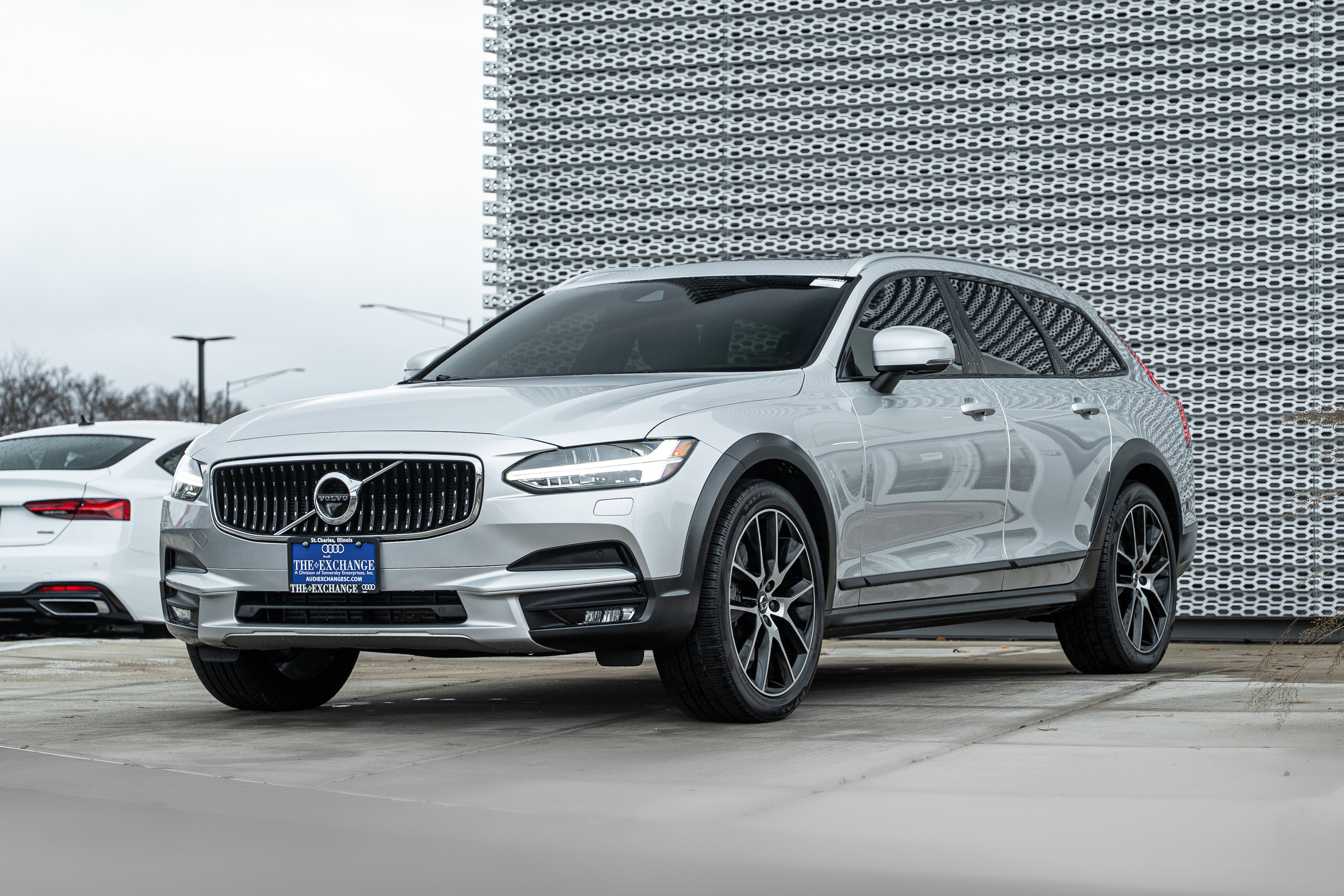 2020 Volvo V90 Cross Country T6 AWD photo 4