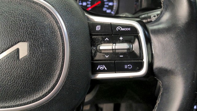 Used 2022 WHITE Kia S image 20