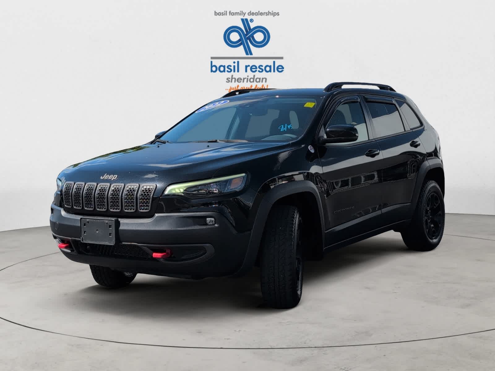 2022 Jeep Cherokee Trailhawk photo 2