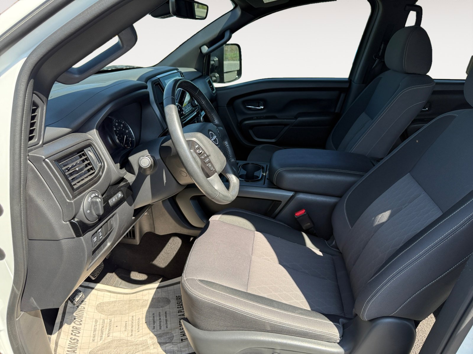 2023 Nissan Titan SV photo 19