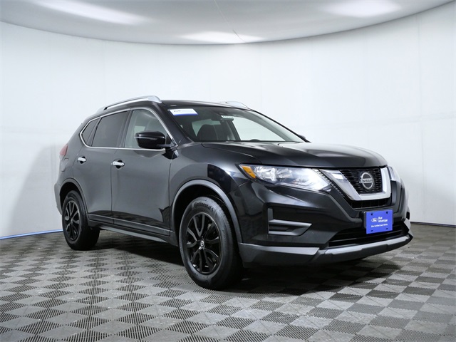 2019 Nissan Rogue SV's photo