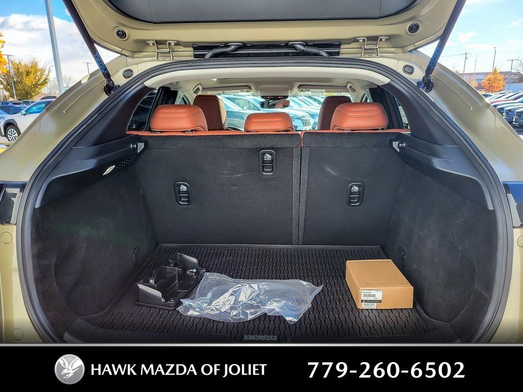 2025 MAZDA CX-30 - Image 18