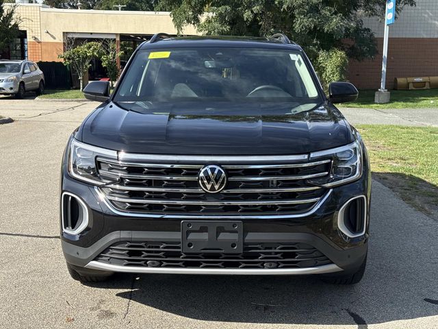 2026 Volkswagen Atlas SE Technology photo 2