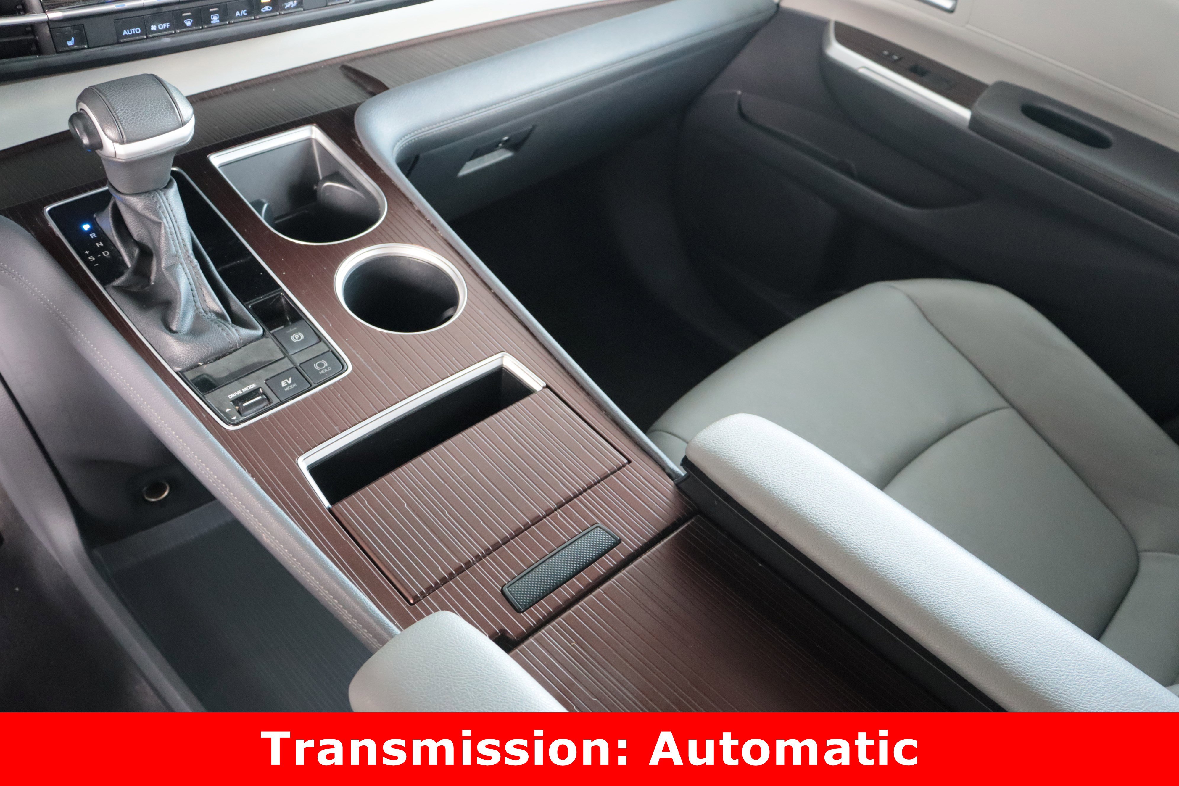 2023 Toyota Sienna XLE photo 17