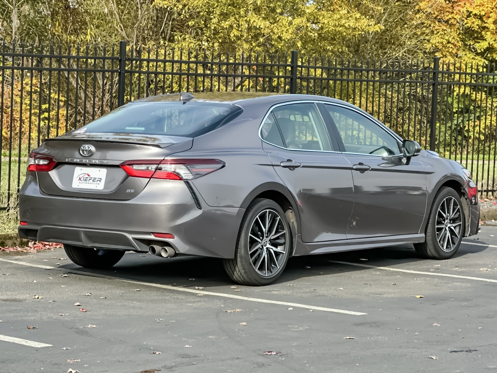 2024 Toyota Camry SE photo 3