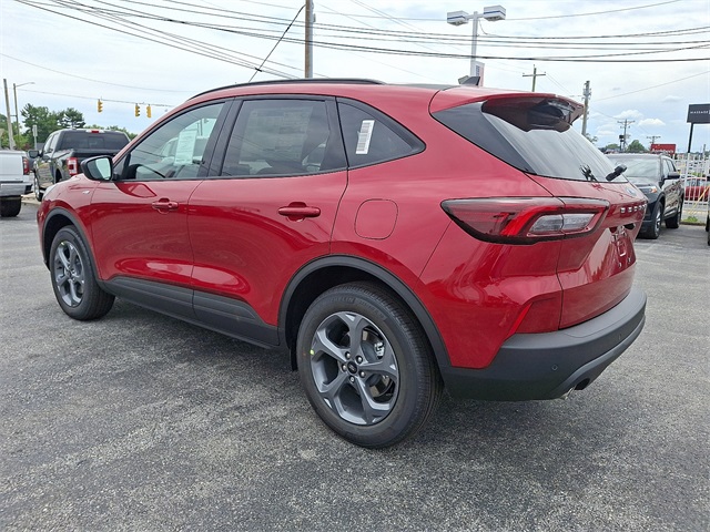 2025 Ford Escape ST-Line photo 3