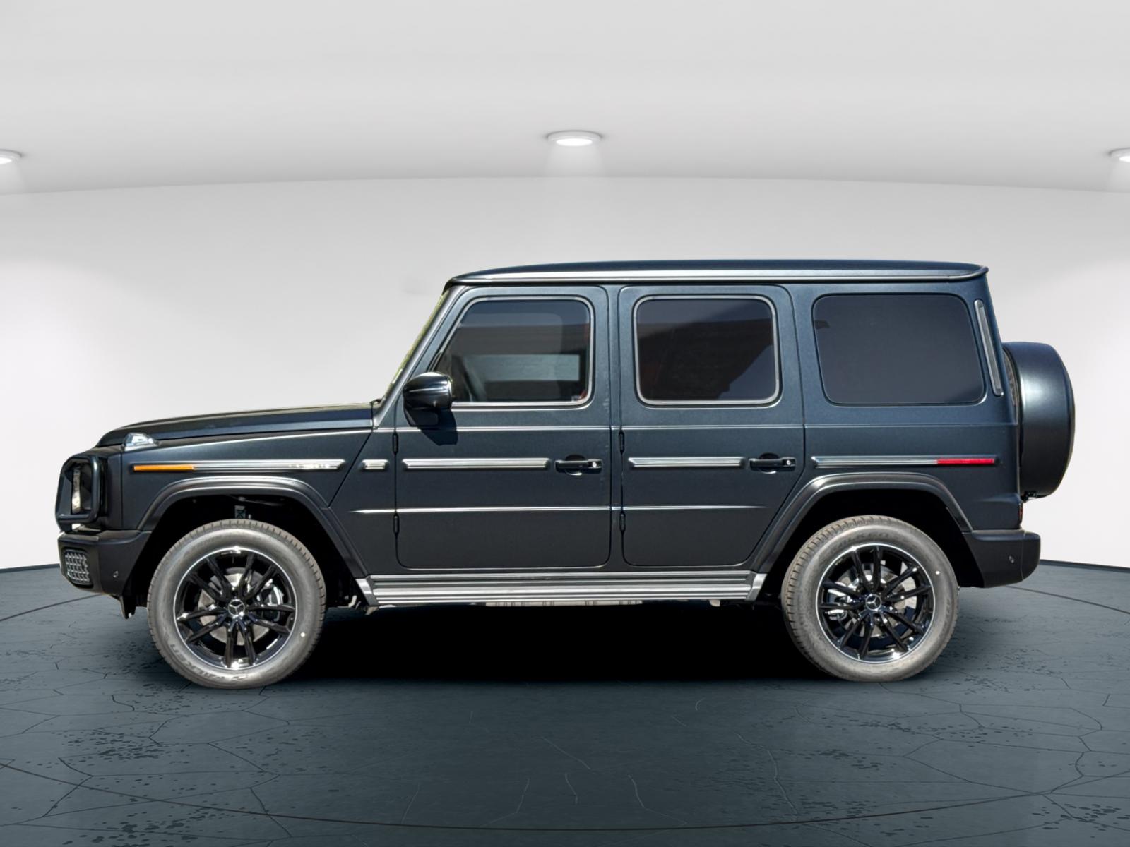 2025 Mercedes Benz G 550 photo 3