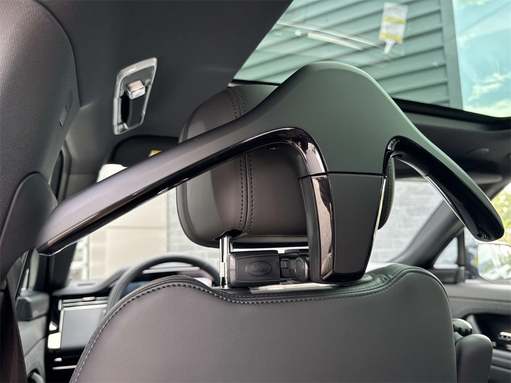 2025 Land Rover Range Rover Sport SE photo 13