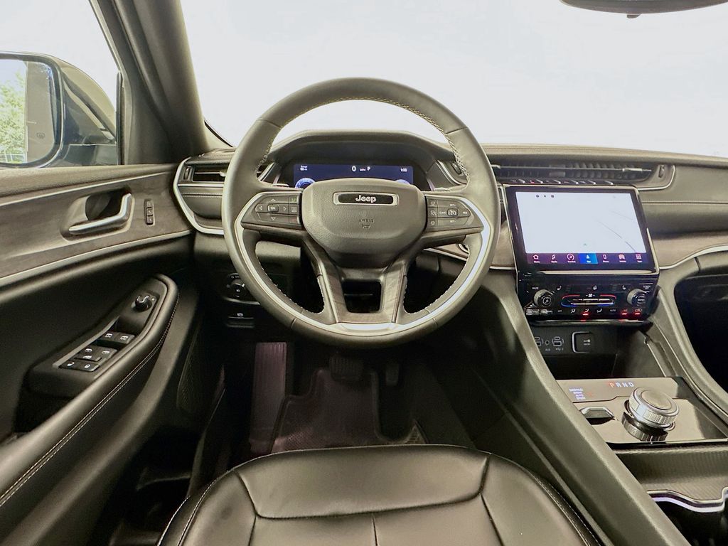 2024 Jeep Grand Cherokee Limited photo 22