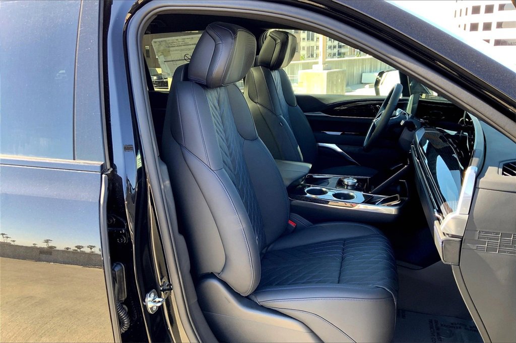 2025 Cadillac Escalade IQ Luxury photo 30