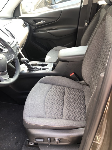 2023 Chevrolet Equinox LT photo 3