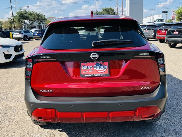 2025 Nissan Kicks SV photo 4