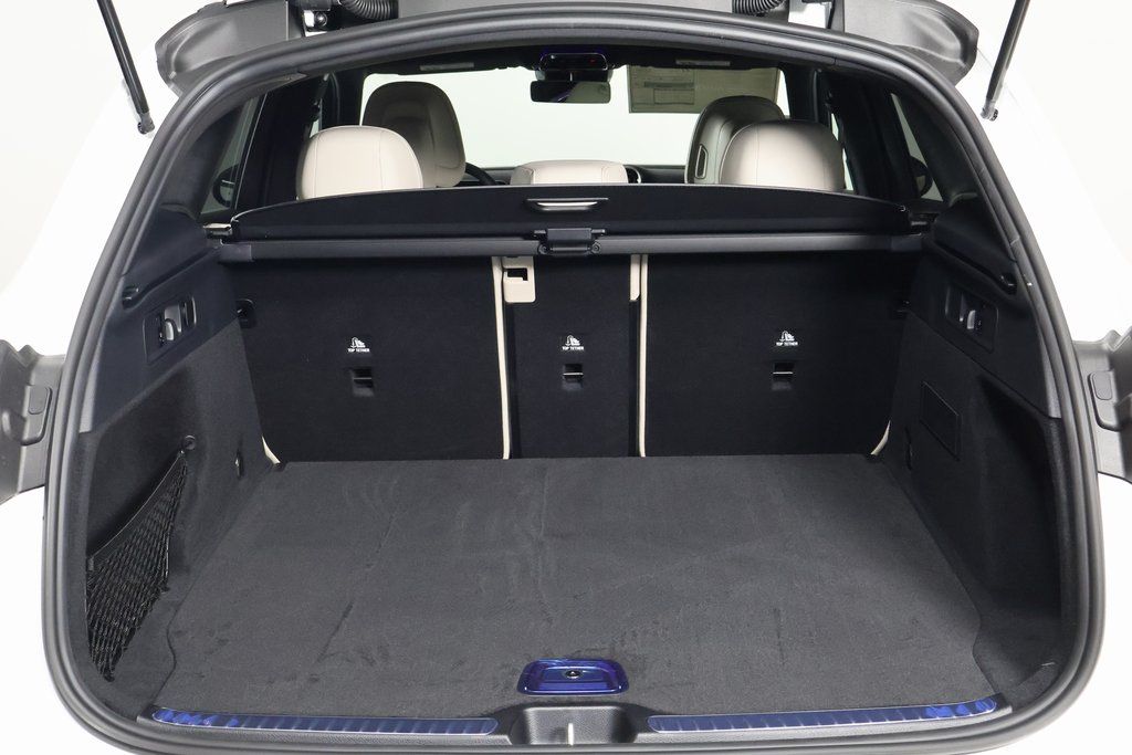 2026 Mercedes Benz GLC 300 photo 8