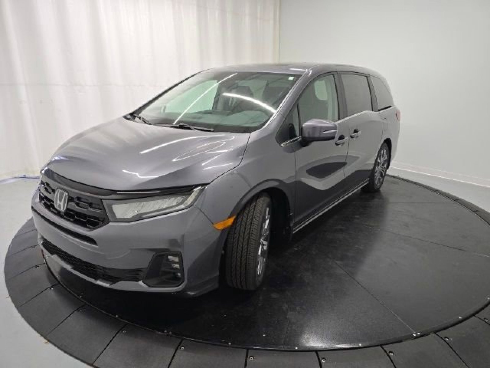 2026 Honda Odyssey Touring photo 12