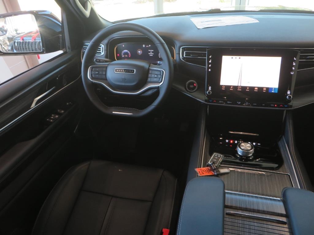2024 Jeep Wagoneer Series II photo 9