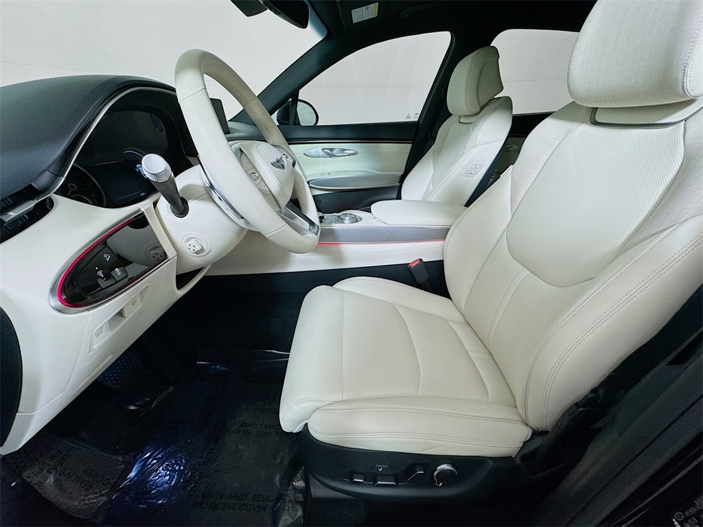 2024 Genesis Electrified GV70 Advanced photo 5